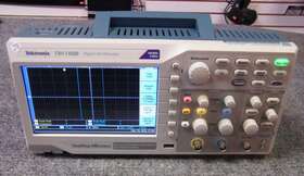 TBS-1102B TEKTRONIX Digital Oscilloscope
