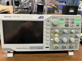 TBS1072 TEKTRONIX Digital Oscilloscope #2