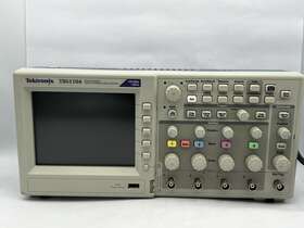 TBS1104 TEKTRONIX Digital Oscilloscope Storage Probes