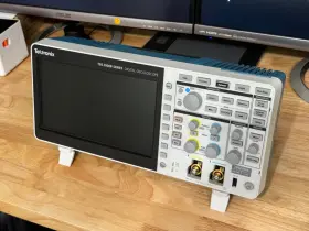 TBS2202B TEKTRONIX Digital Oscilloscope