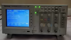 TDS-2002B TEKTRONIX Channel Digital Oscilloscope Gs #2