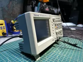 TDS-2022B TEKTRONIX Dual Channel Digital Storage Oscilloscope #3