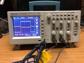 TDS1002B TEKTRONIX Channel Digital Storage Oscilloscope