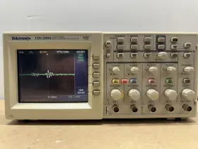 TDS2004 TEKTRONIX Oscilloscope