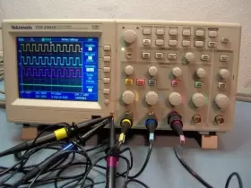 TDS2004B TEKTRONIX Channel Oscilloscope