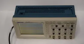 TDS225 TEKTRONIX Digital Oscilloscope