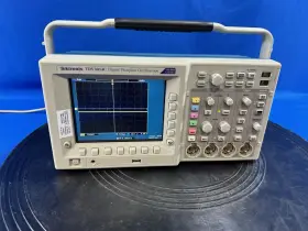 TDS3014C TEKTRONIX Digital Oscilloscope #2