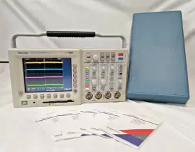 TDS3034 TEKTRONIX Channel Digital Phosphor Oscilloscope