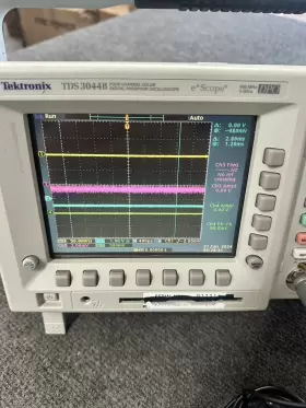 TDS3044B TEKTRONIX Channel Digital Oscilloscope Tds #3