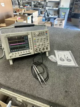 TDS3044B TEKTRONIX Channel Digital Oscilloscope Tds