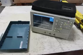 TDS5052B TEKTRONIX Digital Phosphor Oscilloscope
