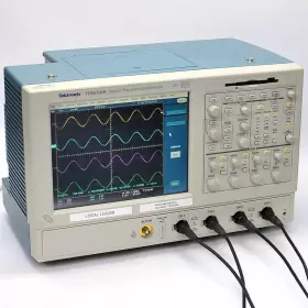 TDS5104B TEKTRONIX Channels Digital Phosphor Oscilloscope Dpo