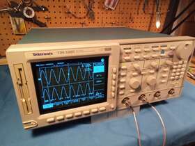 Tektronix Tds520d 2 Channel 500mhz 2gs/s Oscilloscope Complete With Probes