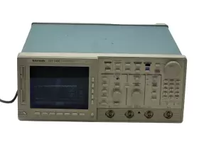 TDS540C TEKTRONIX Channel Digitizing Oscilloscope Stand