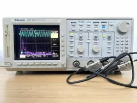 TDS684A TEKTRONIX Oscilloscope