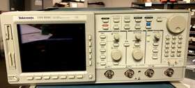 TDS694C TEKTRONIX Oscilloscope Power