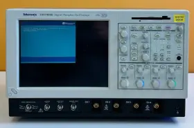TDS7404B TEKTRONIX Gs Digital Phosphor Oscilloscope