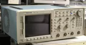 TDS754C TEKTRONIX Oscilloscope Instavu #2