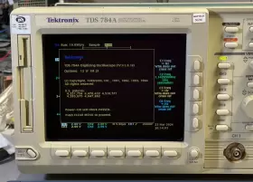 TDS784A TEKTRONIX Oscilloscope #2