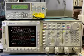 TDS784A TEKTRONIX Oscilloscope