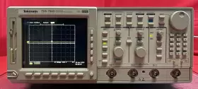 TDS794D TEKTRONIX Digital Phosphor Oscilloscope