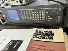 TG2000 TEKTRONIX Oscilloscopes Vectorscopes