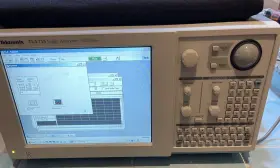 TLA715 TEKTRONIX Tla Logic Analyzer Mainframe