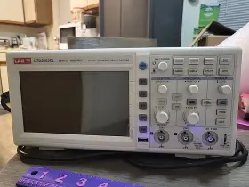 UTD2052CL UNIT Uni Digital Storage Oscilloscope Lcd