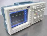 C201376 Tektronix Tds1001c-edu 2-ch Digital Storage Oscilloscope 40mhz 500ms/s. Fixed Price $200.00.